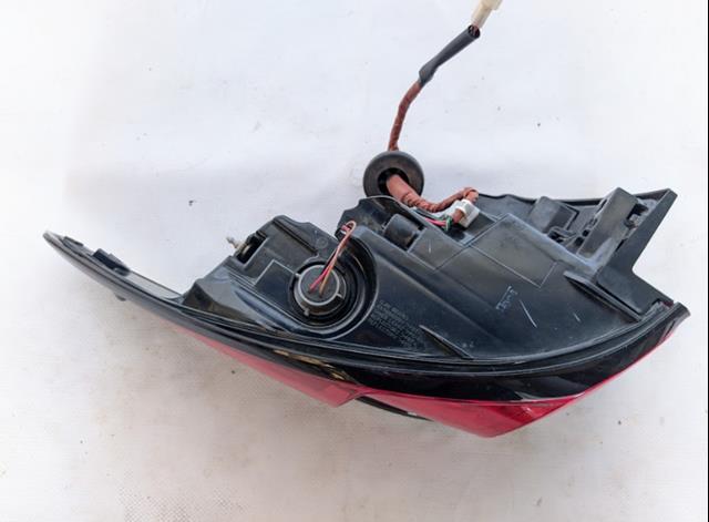 Купить KB8M51150F Mazda Фонарь задний правый, внешний