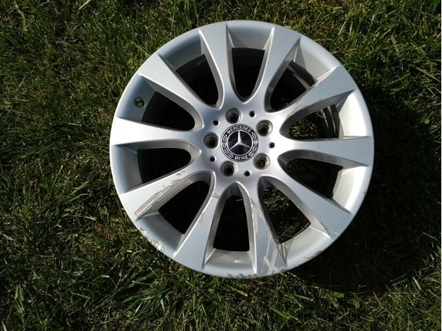 1664010602 Mercedes 