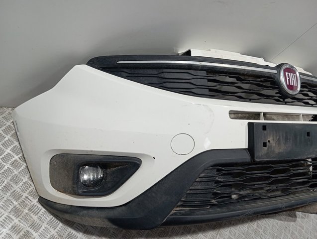 Передний бампер 735622295 Fiat/Alfa/Lancia