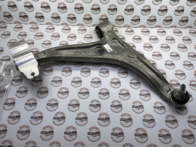 Передний нижний рычаг Mercedes 2473305600