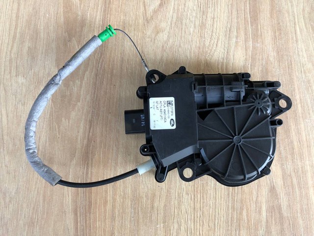 LR095548 Land Rover Замок пятой двери