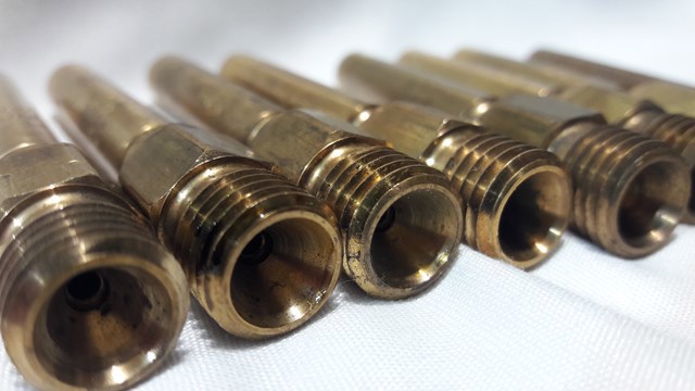 Топливные форсунки 437502047 Bosch