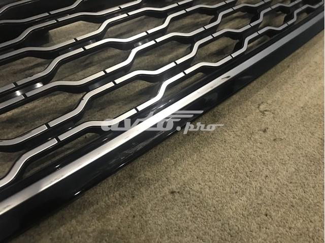 Купить LR098080 Land Rover Решетка радиатора