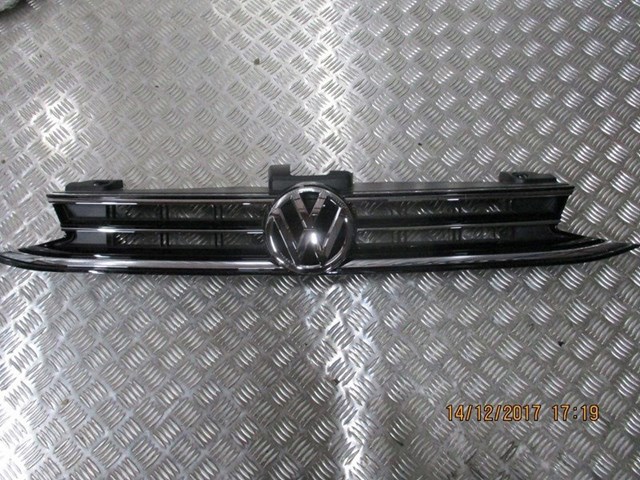 Решетка радиатора 510853651 VAG