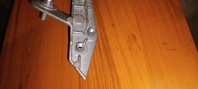  J8A216290AA Land Rover