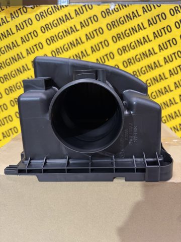 Корпус воздушного фильтра, верхняя часть PY8W133AX Mazda