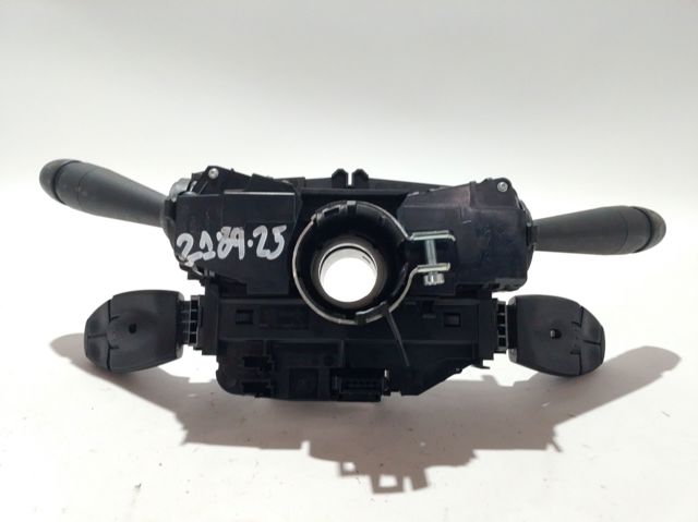 98262150ZD Peugeot/Citroen Переключатель подрулевой, правый