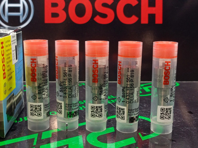 DLLA156P819 Bosch Распылитель форсунки