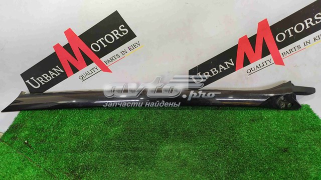 LR054327 Land Rover Защитная накладка переднего стекла правая