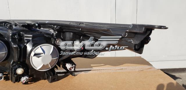Правая фара 811100E380 Toyota