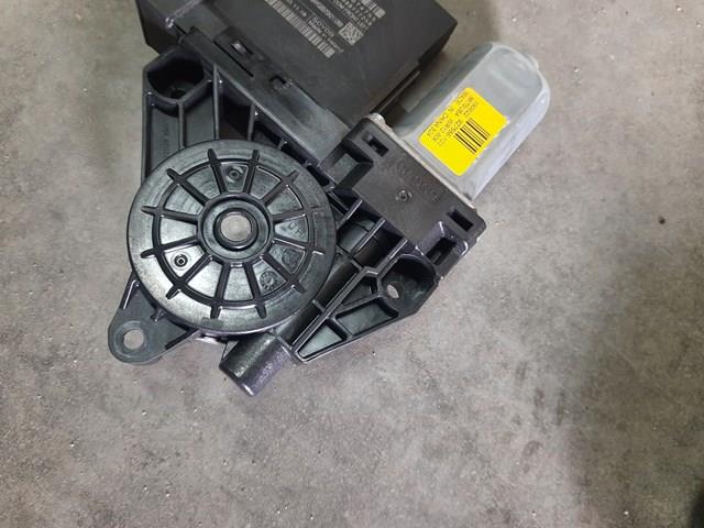 Купить 31440411 Volvo Мотор стеклоподъемника двери передней левой