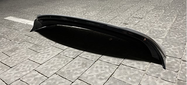 Купить LR137575 Land Rover Спойлер крыши