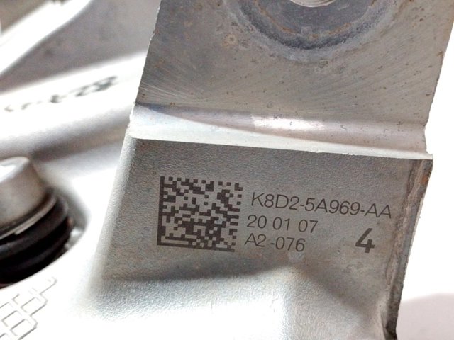 Купить LR114285 Land Rover Цапфа (поворотный кулак) задний левый