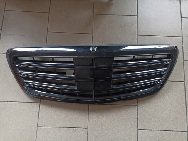 Решетка радиатора A2228800283 Mercedes