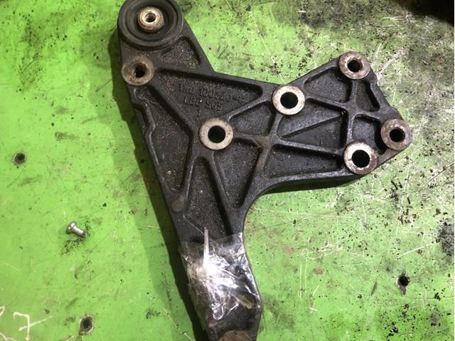 TAU100220 Land Rover 