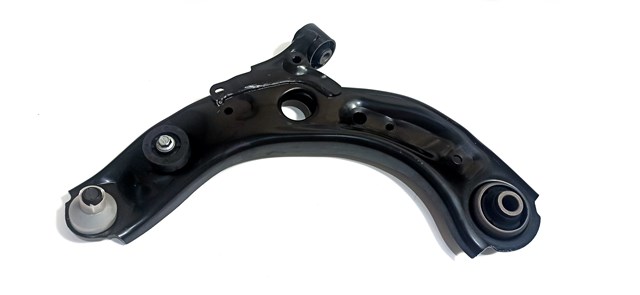 DGH934350A Mazda Рычаг передней подвески нижний левый