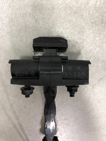 Ограничитель задней двери 9509B Tesla