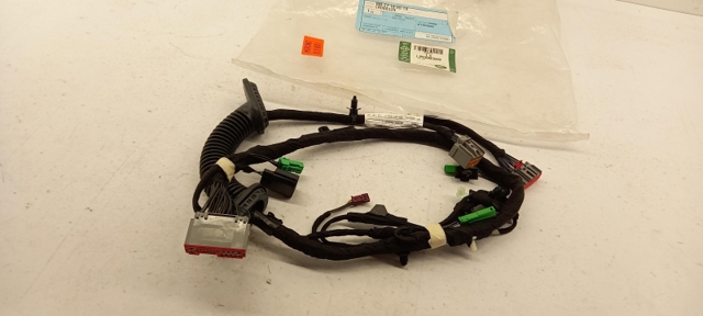 Купить LR068329 Land Rover 