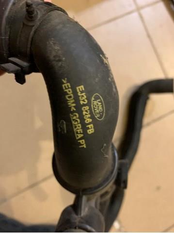 LR049638 Land Rover Патрубок радиатора охлаждения нижний