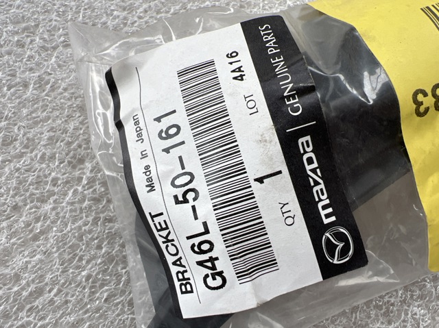 Кронштейн спойлера переднего бампеа Mazda G46L50161