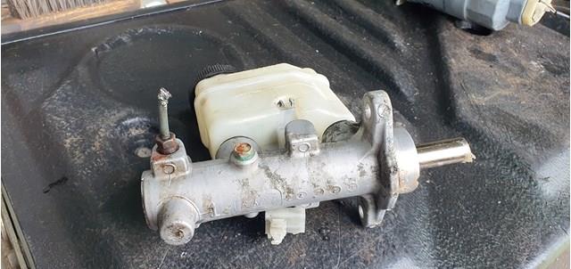 UM8343400A Mazda Цилиндр тормозной, главный