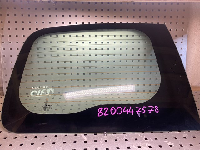Vidrio de puerta de batientes izquierda 8200447578 RENAULT