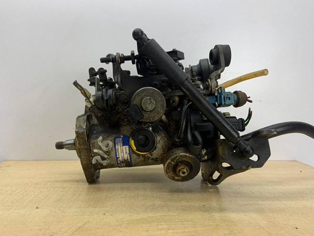 R8445B251B PEUGEOT Bomba inyectora original y equivalente
