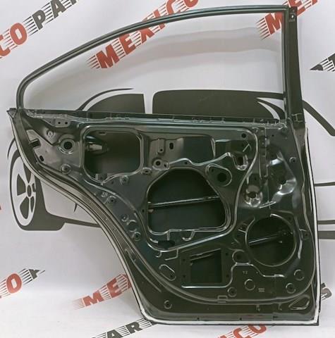 Задняя левая дверь Toyota 6700433180