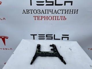  Tesla 107673700C