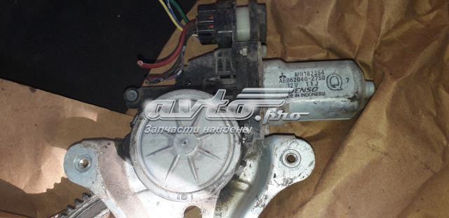 Механизм стеклоподъемника двери передней, правой Q-fix Q3760589
