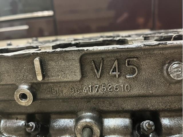 1869775 Ford головка блока цилиндров (гбц)