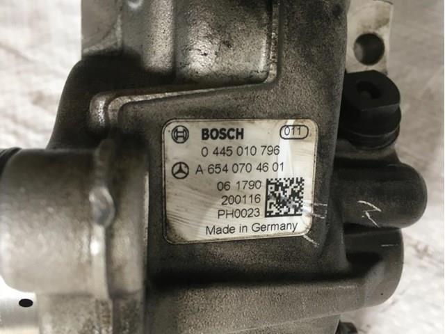 6540704601 Mercedes Насос топливный высокого давления (ТНВД)