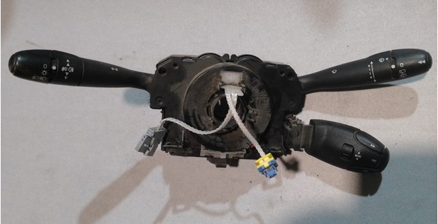 Переключатели подрулевые Peugeot/Citroen 98062255XT цена, от 123.06 USD