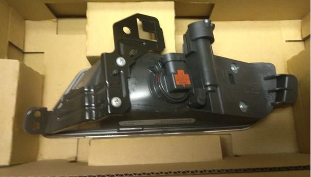 Фара противотуманная, левая Signeda ZHD2065L цена, от 56.43 USD
