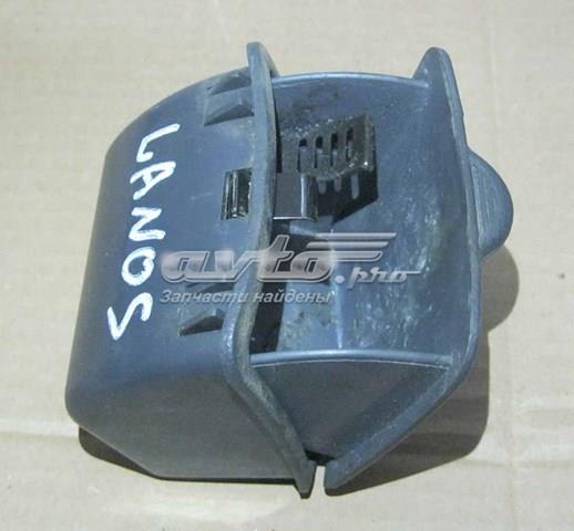 Пепельница центральной консоли задняя ZAZ DTF69Y08203792 цена, от 1.47 USD