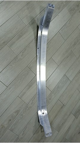 Усилитель переднего бампера 51117301577 BMW