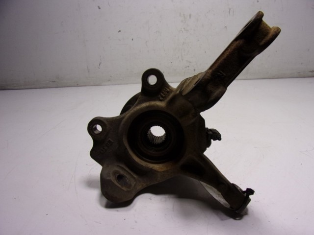 Цапфа передняя правая 8200881916 Nissan/Infiniti