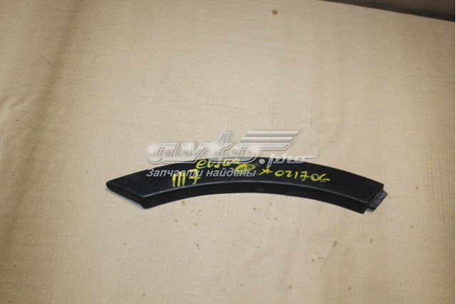 Молдинг крыла заднего правого LR027251 Land Rover