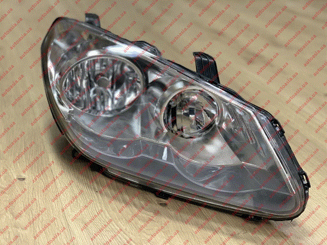 Правая фара M113772020BA Chery