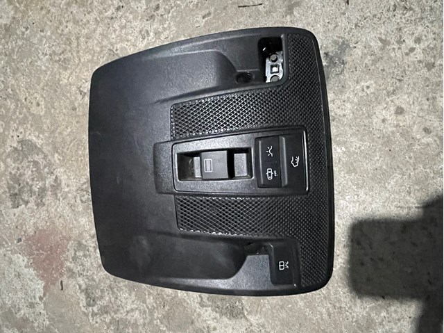 Плафоны внутреннего освещения Mercedes A0009004608 цена, от 46.88 USD