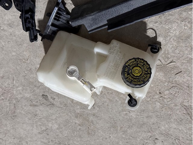 Tanque de cilindro mestre do freio (de fluido de freio) para BMW X5  G05, F95