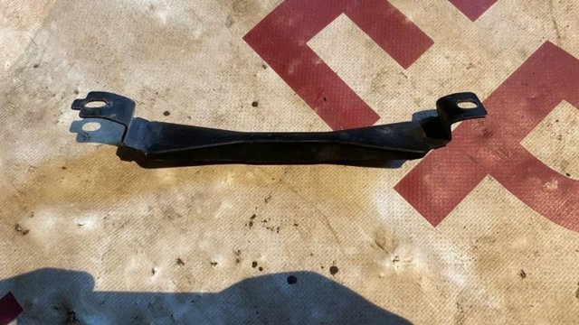 Купить AM5110718AA Ford Подставка аккумулятора