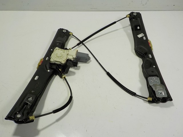 Стеклоподъемник передней правой двери LR078972 Land Rover