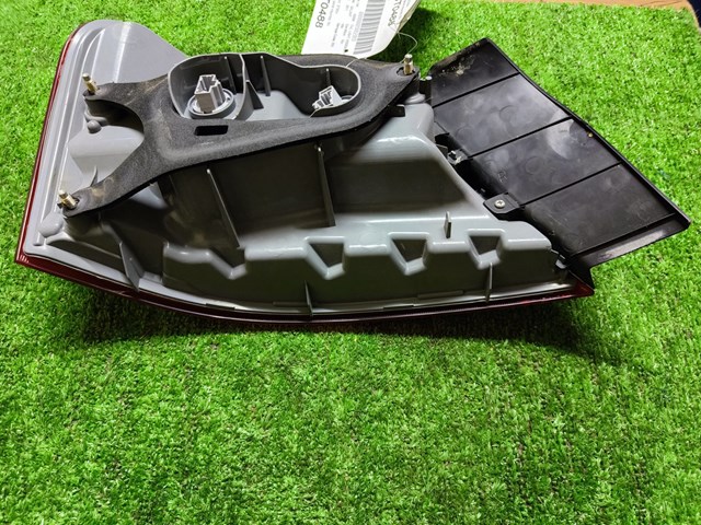 Купить 8330A368 Mitsubishi Задняя правая фара