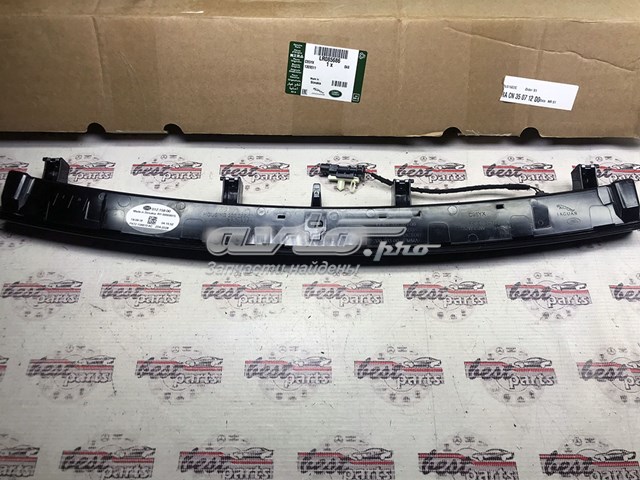 Купить LR085686 Land Rover Стоп-сигнал заднего стекла