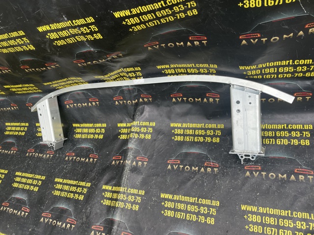 Усилитель переднего бампера 31476358 Volvo