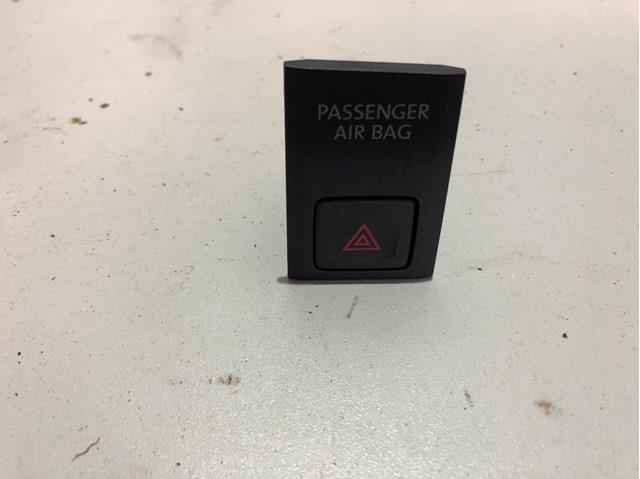 Кнопка аварийки 5NA919225B VAG