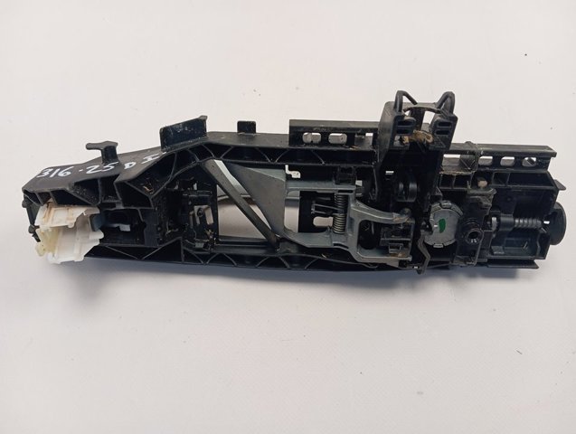 Держатель наружной ручки двери, передней левой Mercedes A0997601902