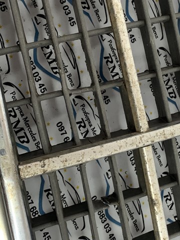 A2028880023 Mercedes Grelha do radiador