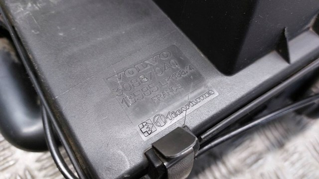  Корпус воздушного фильтра Volvo 30887040